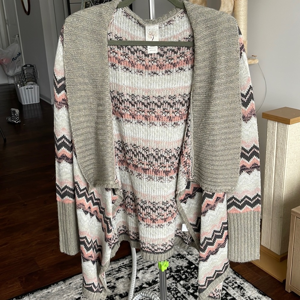 Tan/peach/gray sweater